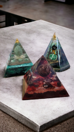 Kit personalizado de pirâmides de orgonite - 3 peças - comprar online