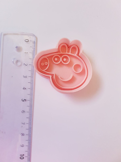 Cortante con sello mini Peppa Pig (4 cm)
