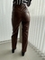 PANTALON ECO CUERO RECTO MARRON - tienda online