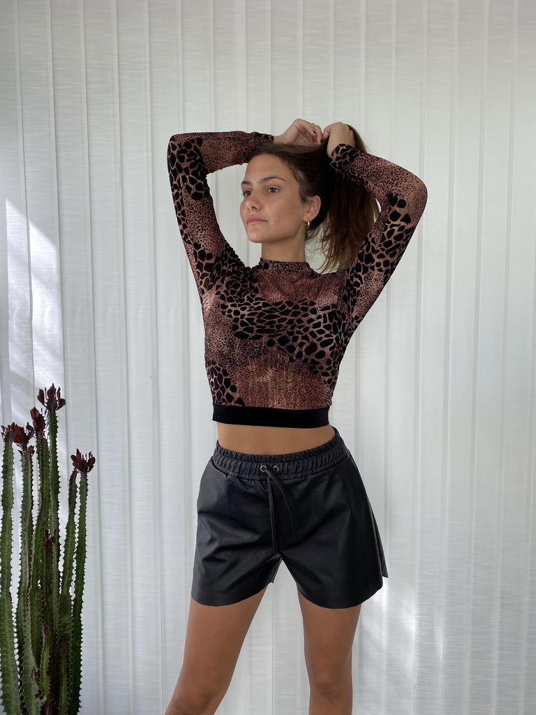 Pantalon engomado negro new arrivals