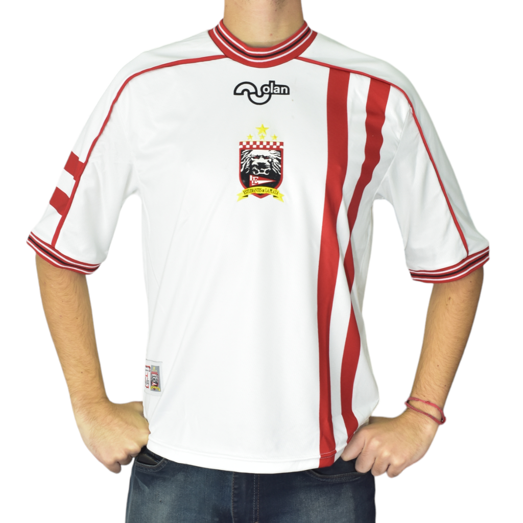 Camiseta blanca de estudiantes store