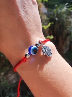 Pulsera de Hilo Rojo y Ojito Turco y dijes - comprar online