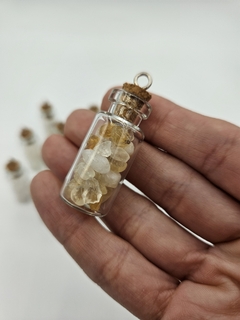 Botellitas de vidrio con Piedras Naturales en internet