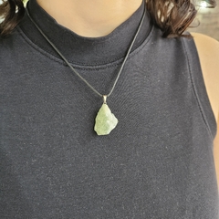 Dije de Jade Verde- en bruto- mediano- acero - Piedras en Córdoba