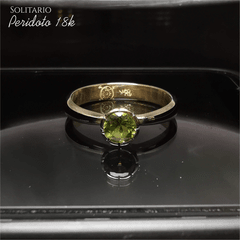 anillo con peridoto