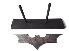 Batarang Metalico Batman 1:1 Con Soporte - Mordortoys Store