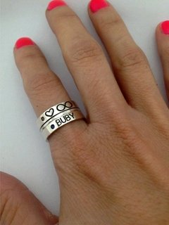 Anillo con nombres y piedras - comprar online