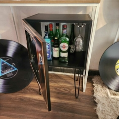 BODEGA CON FORMATO TV- Mueble Para Bebidas varias en internet