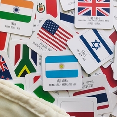 juego de mesa memotest con 35 banderas de diferentes paises