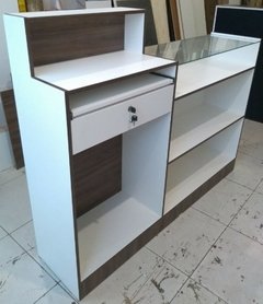 Balcão Caixa MDF Branco com vidro detalhes amadeirado.cód EYKK