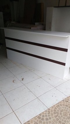 Balcao colmeia MDF branco com faixa cód V01L - comprar online