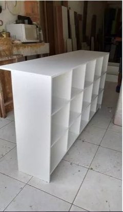 Balcao colmeia MDF branco com faixa cód V01L