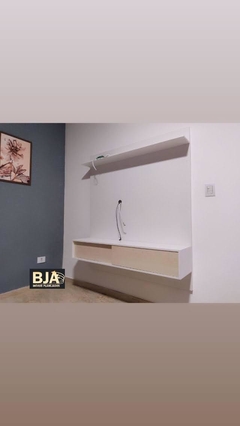 Painel para tv MDF branco c/ portinha MDF amadeirado cód.p9j - comprar online