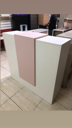 Balcao caixa MDF branco com acabamento MDF amarelo/rosa cód.cass - loja online