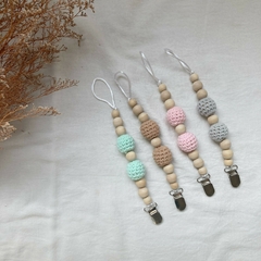 Portachupetes Madera y Crochet - comprar online