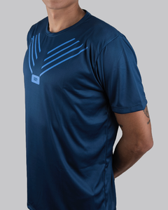 Remera Hombre Deportiva Tiempo Libre LINEAS -Azul Marino - - comprar online