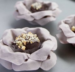 flower-wrappers-for-wedding-sweets-carol