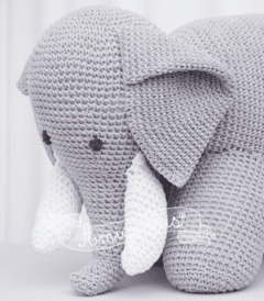 Muñeco tejido de apego - Elefante amigurumi