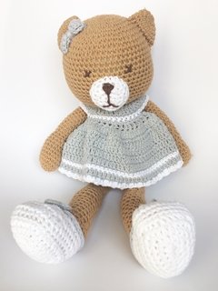 Muñeco tejido crochet de apego - Osa con vestido amigurumi - tienda online