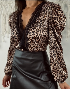 Blusa print con encaje Comprar en Lola Dots