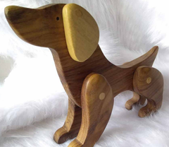 Perro articulado de madera