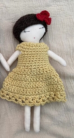 Muñeca con vestido de lana - comprar online