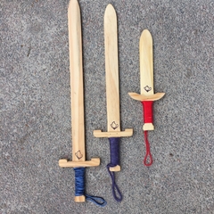 Espadas y Dagas de madera