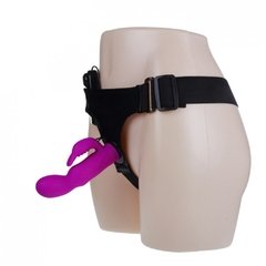 ULTRA HARNESS CINTA PENIANA 15,5X3,7CM COM PENETRADOR EM SILICONE E ESTIMULADOR CLITORIANO MULTIVELOCIDADE – CÓD 1237