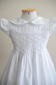 Vestido Batizado Casinha de abelha branco na internet