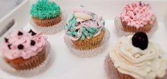Torta + 12 Cupcakes Delicatessen Capital Federal Zona Norte - comprar online