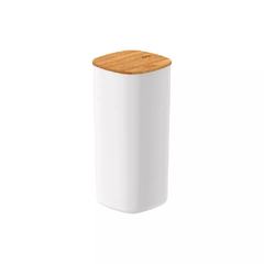 Pote Hermético White e Bambu 1,5 Litros em um fundo branco.
