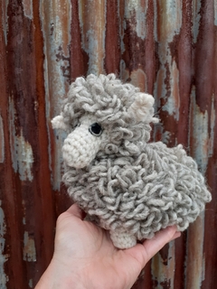 Oveja de lana de oveja tejida a mano en internet