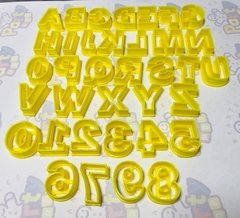 Imagen de cortante galletitas letras abc + numeros 02 cm franklin C1205