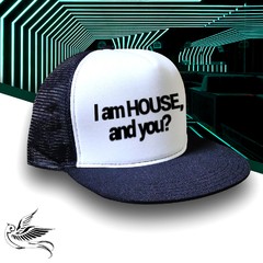 BONÉ I AM HOUSE AND YOU? - comprar online