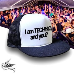 BONÉ I AM TECHNO AND YOU? - comprar online