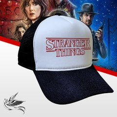 BONÉ STRANGER THINGS SNAPBACK TRUCKER