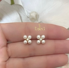 ARETES 4 PEARL CZ WHITE