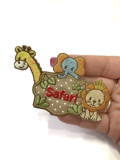 APLIQUE TERMOCOLANTE SAFARI ELEFANTE,GIRAFA E LEÃO TAM P 7X6 CM UNIDADE - comprar online