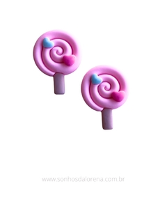 APLIQUE PIRULITO DE RESINA ROSA BEBÊ COM CORAÇÂO 3,5X2,6CM 2 UNIDADE