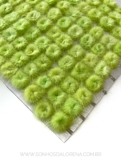 POMPONS ACHATADINHOS DE PELUCIA 2,5CM VERDE NEON 2 UNIDADES