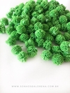 KIT COM 10 POMPONS DE MALHA DE 1,5CM VERDE GRAMA