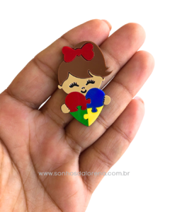 APLIQUE ACRILICO BONECA COM CORAÇÃO AUTISMO 4CMX2,7 COM 2 UNIDADES - comprar online