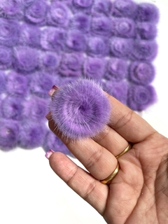 POMPONS ACHATADINHOS DE PELUCIA 4,5CM ROXO 2 UNIDADES - comprar online