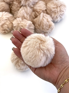 POMPOM DE PELUCIA 7CM CREME GRANDÃO UNIDADE - comprar online