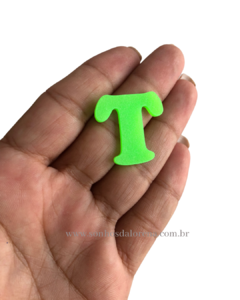 APLIQUE ACRILICO LETRA "T" VERDE NEON 2,5CM X 2,5CM UNIDADE - comprar online