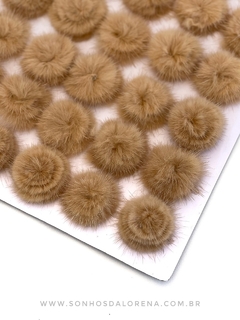 POMPONS ACHATADINHOS DE PELUCIA 4,5 AREIA (NUDE) 2 UNIDADES