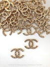 APLIQUE CHANEL METAL DOURADO COM PEDRARIAS UNIDADE