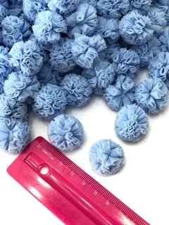 KIT COM 10 POMPONS DE MALHA DE 2,5CM AZUL CLARO na internet