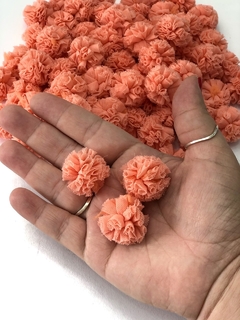 KIT COM 10 POMPONS DE MALHA DE 2,5CM SALMÃO na internet