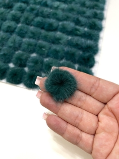 POMPONS ACHATADINHOS DE PELUCIA 2,5CM VERDE SELVA 2 UNIDADES - comprar online